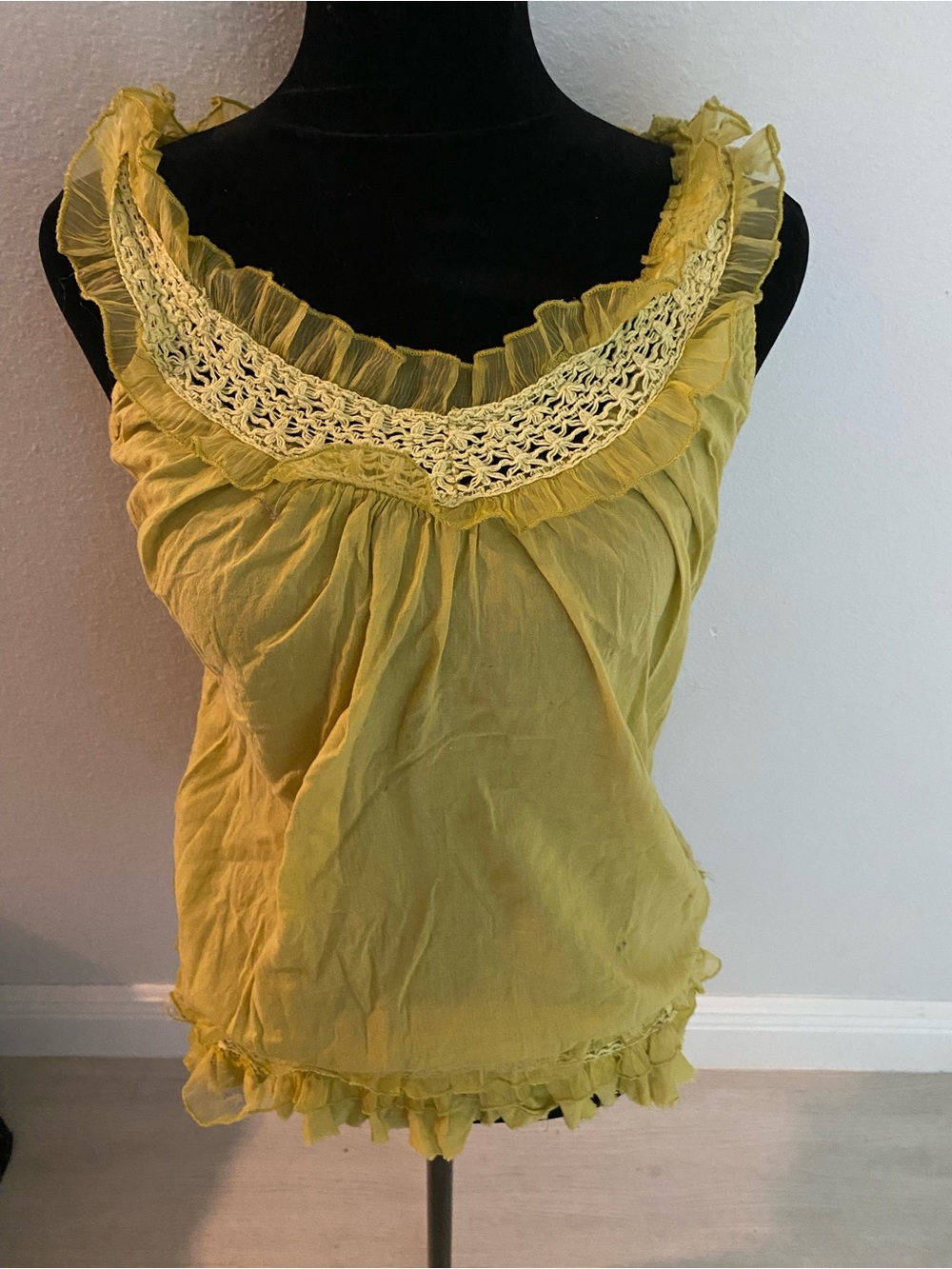Willie Smith Women’s Yellow Ruffle Crochet Trim Tank Top